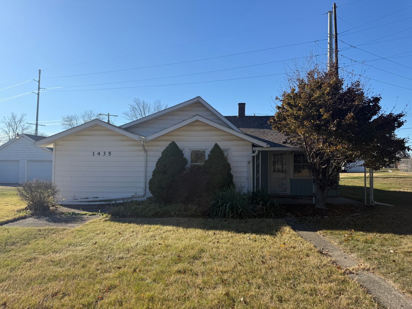 Fort Wayne House: 1435 Viola Ave