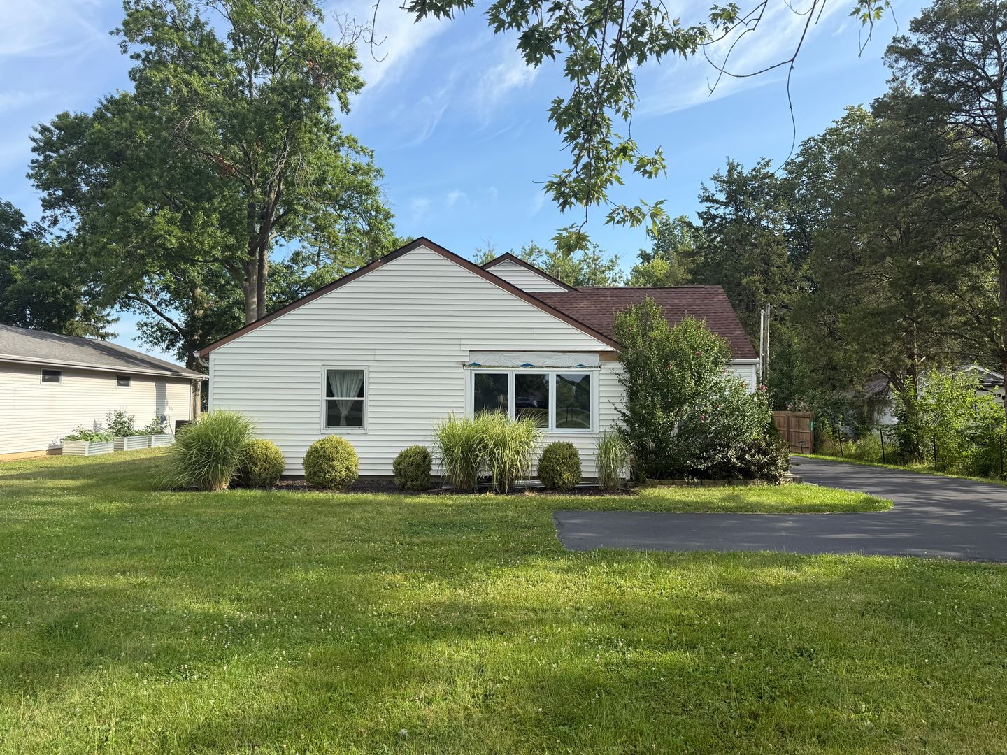Fort Wayne House: 7149 Stellhorn Rd