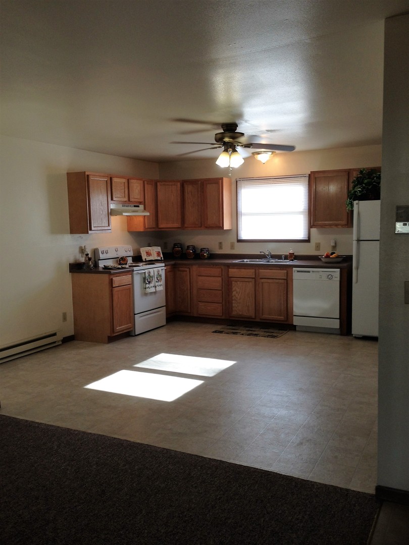 Janesville Apartment: Green Valley and Randolph