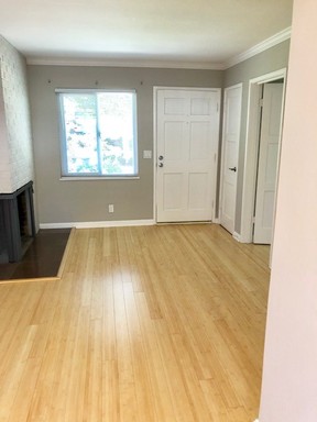 ** MOVE-IN SPECIALS AVAILABLE ** - Menlo Park - Noel Court Apts - Close to Downtown, Caltrain, Stanford, Burgess Park