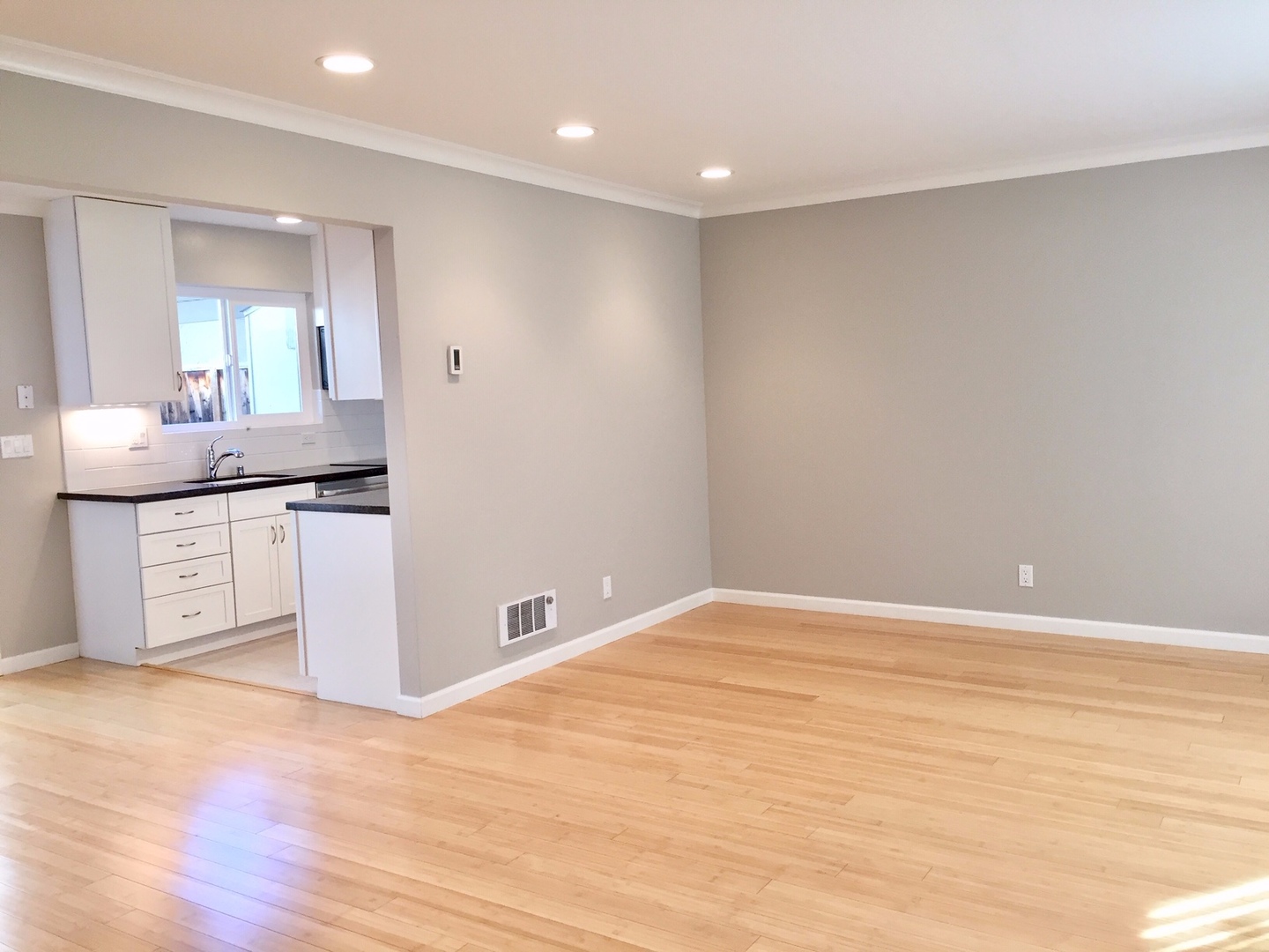 Sunnyvale Apartment: 1674 Hollenbeck Avenue