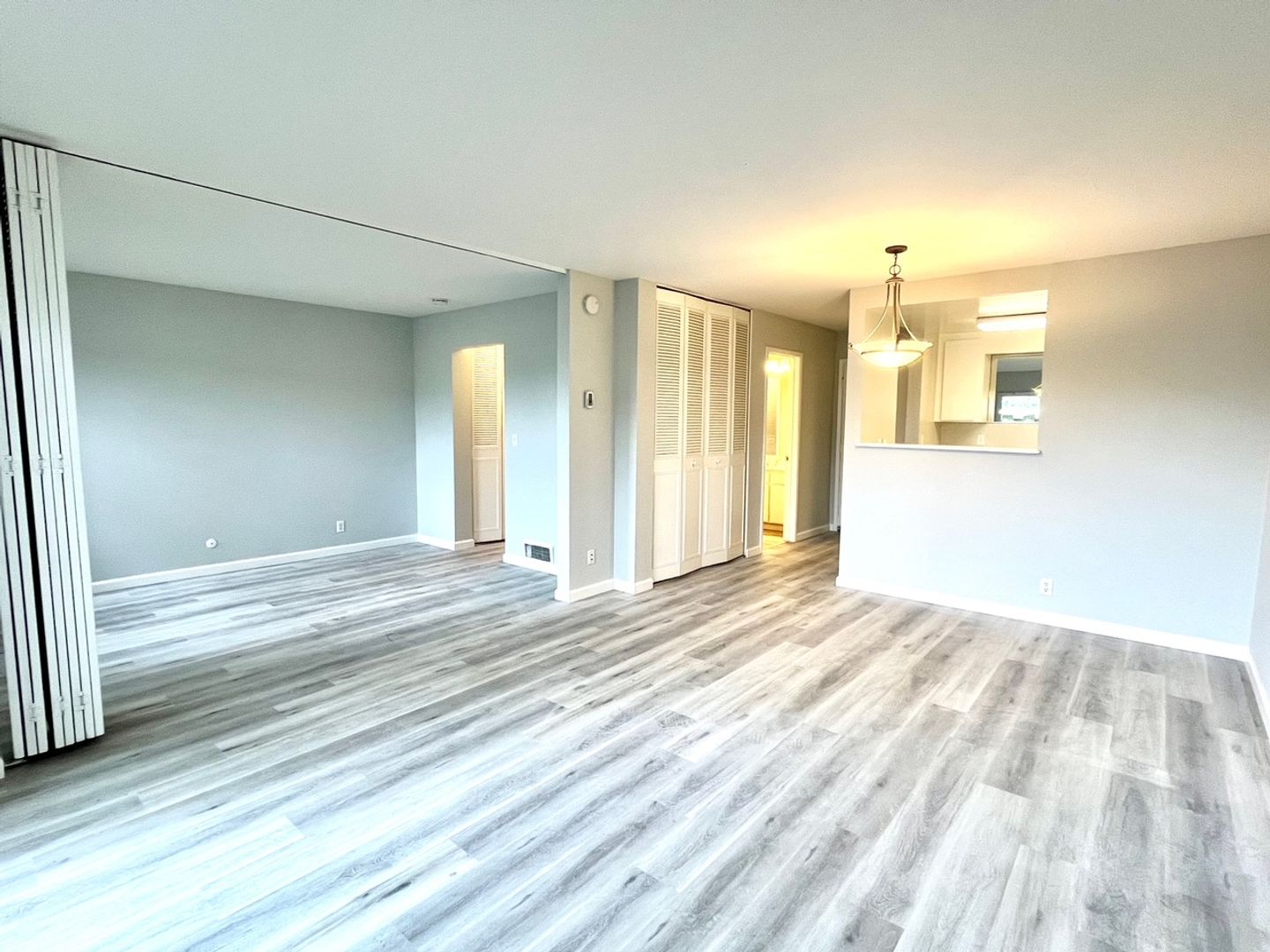 Mountain View Apartment: 2645 California Street