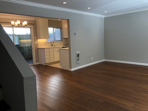 ** MOVE-IN SPECIALS AVAILABLE ** - Sunnyvale - Village Square Townhomes - Close to Hwy 280 & 85, Shopping, Cupertino border – photo 1