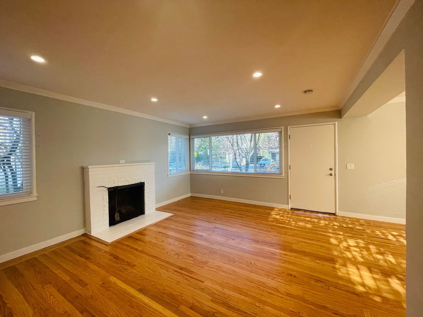 Menlo Park Apartment: 1041-1063 Laurel Street