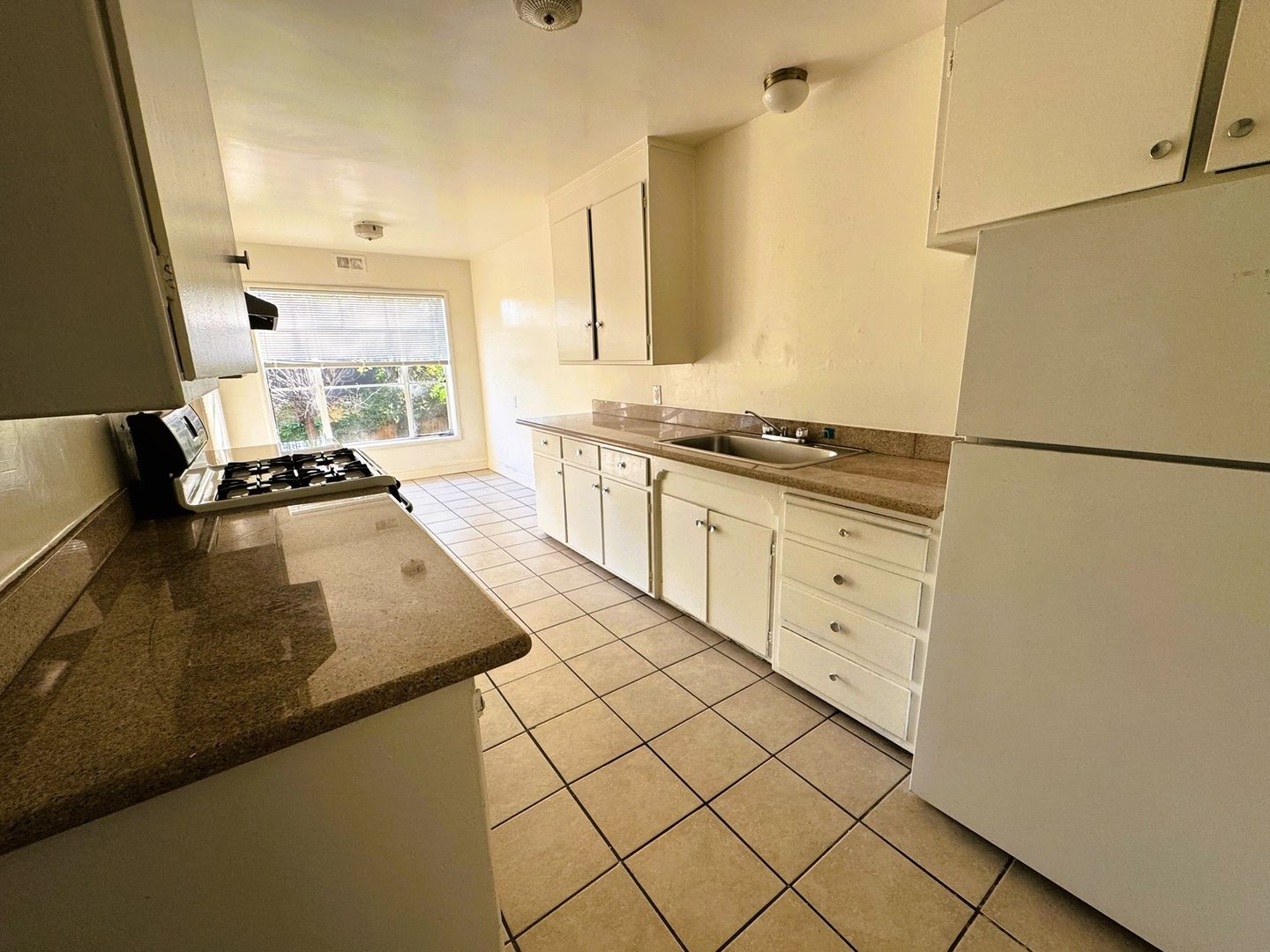 Oakland Apartment: 3105 High St