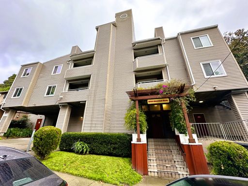 Spacious 1-Bedroom Apartment with On-Site Laundry in Oakland – photo 1