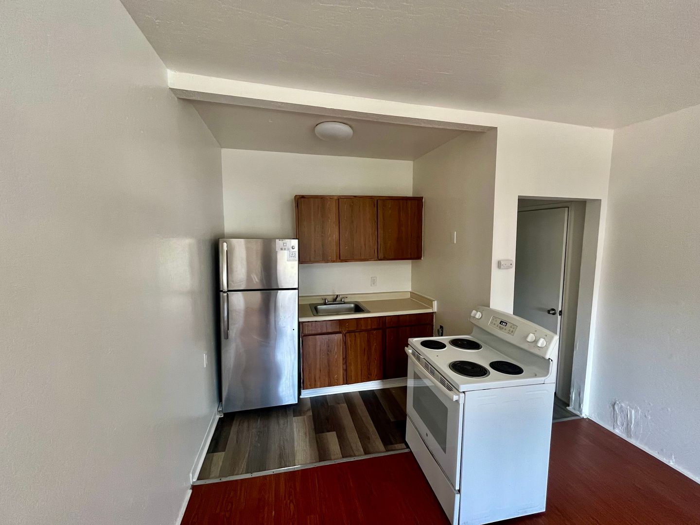 Oakland Apartment: 1811 27th Ave