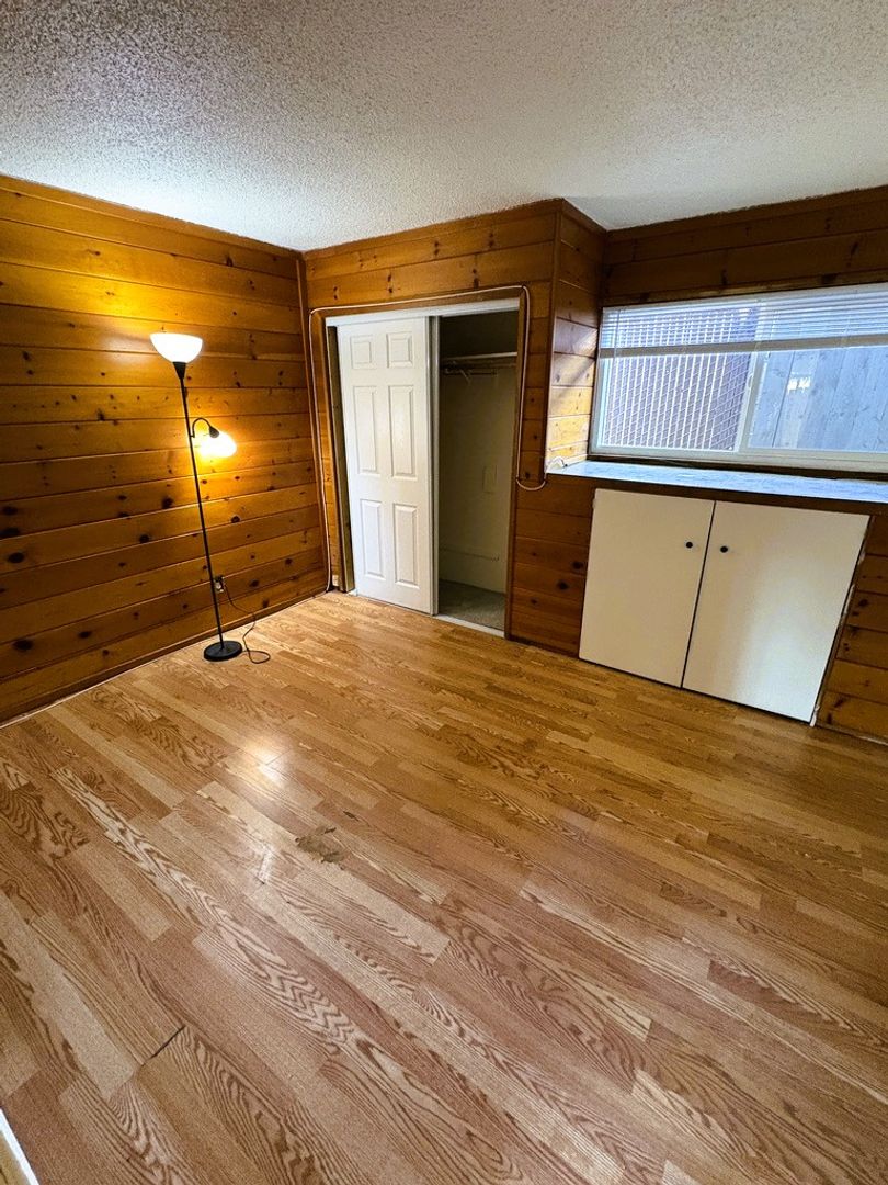 Oakland Apartment: 8225-8227 Dowling Street