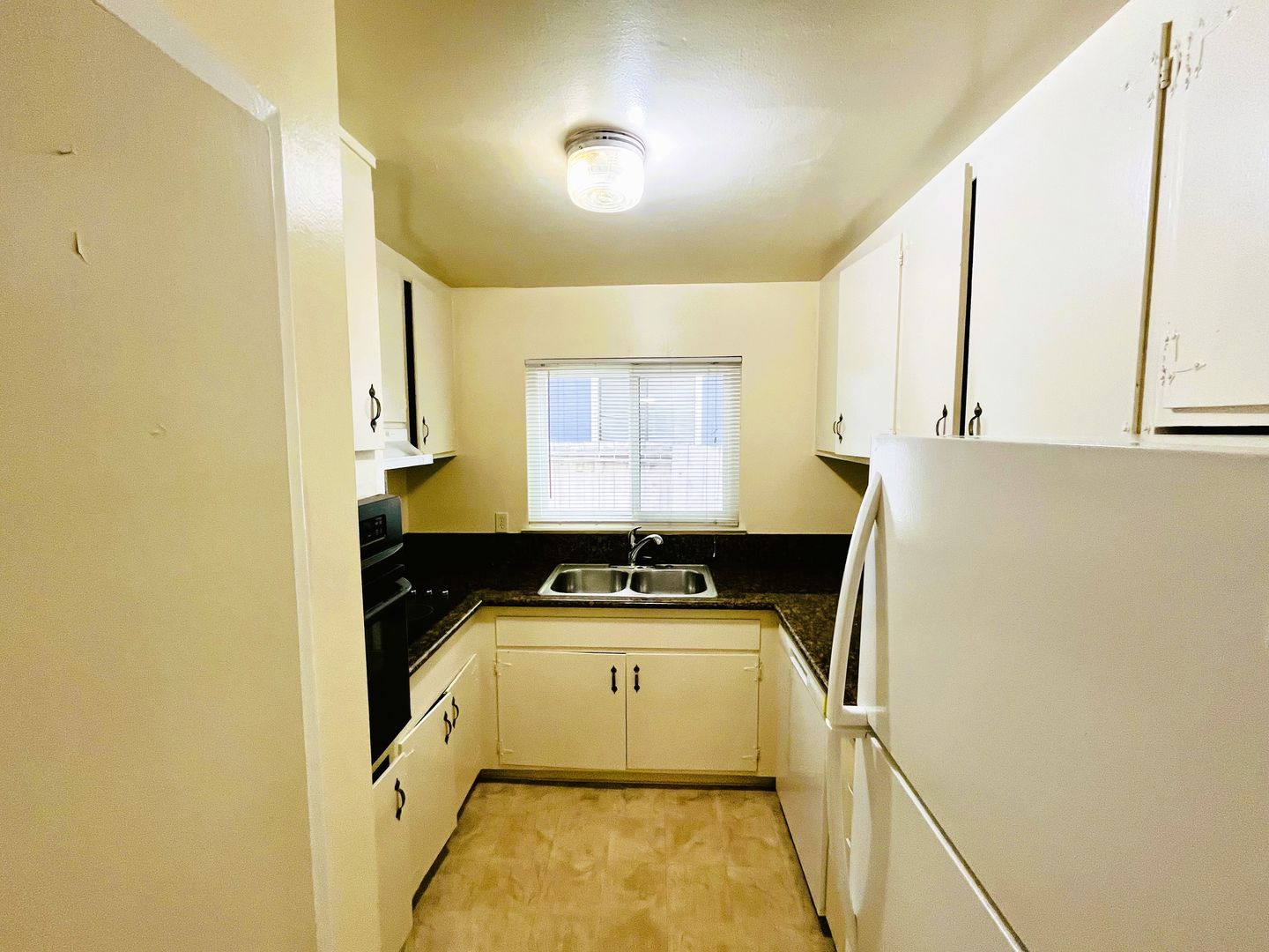 San Mateo Apartment: 249 E. Bellevue Ave