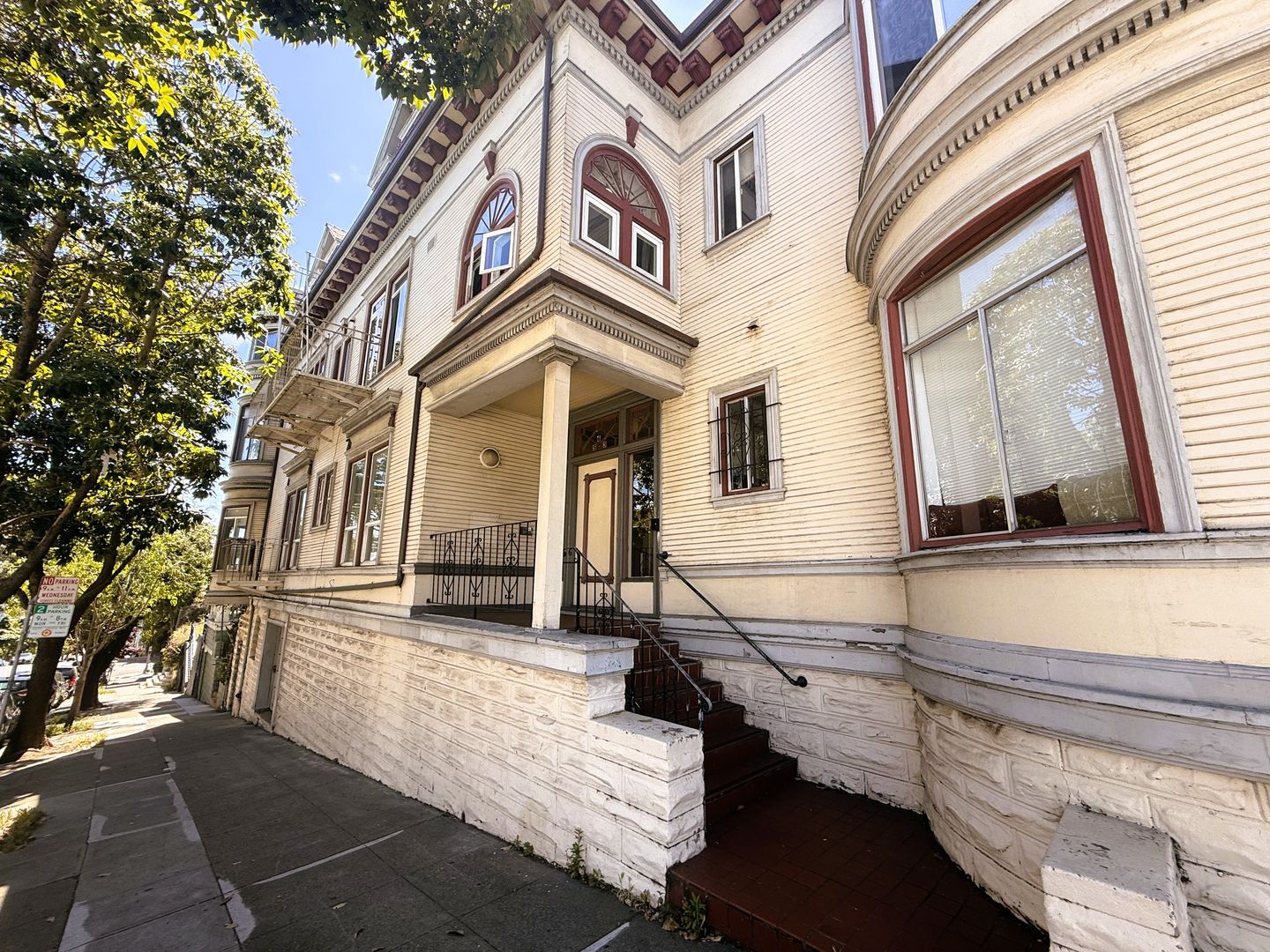San Francisco Apartment: 563 Steiner St