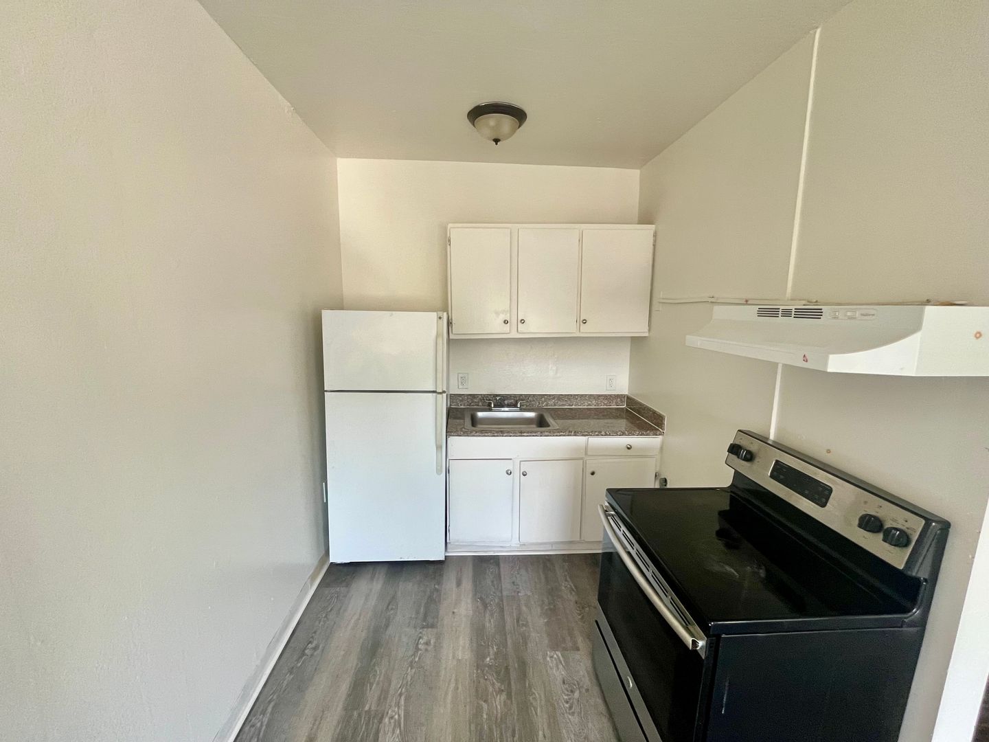 Oakland Apartment: 1811 27th Ave