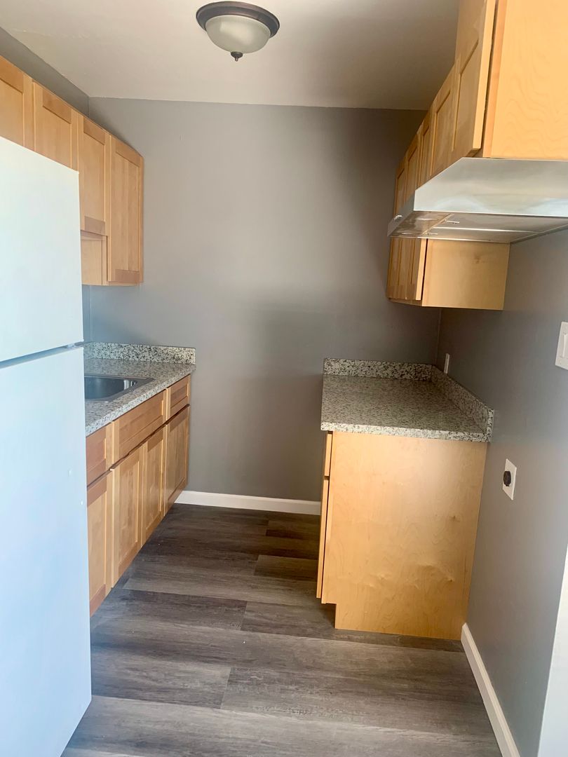 Oakland Apartment: 7629 Lockwood St