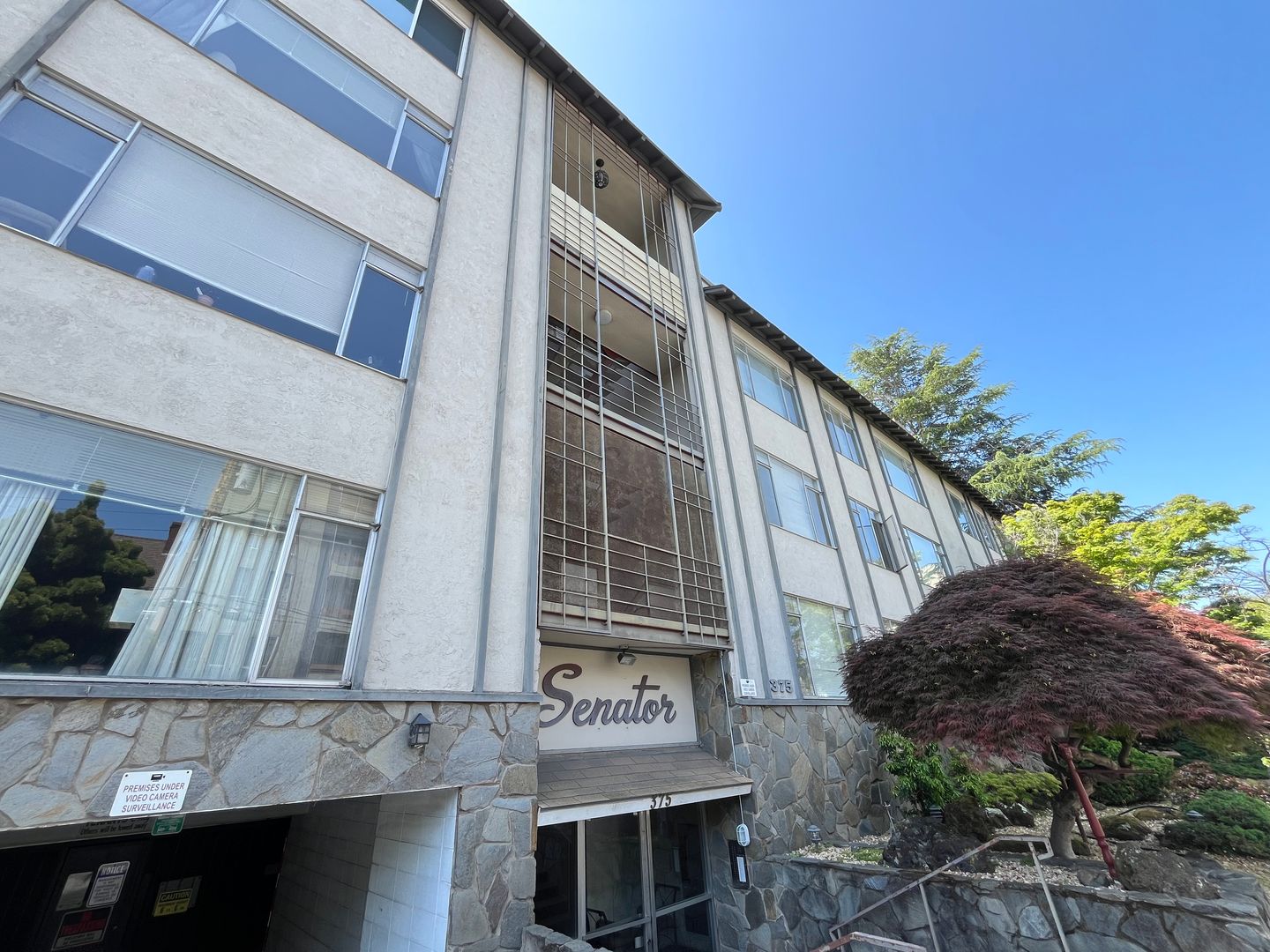 Oakland Apartment: 375 Van Buren Avenue