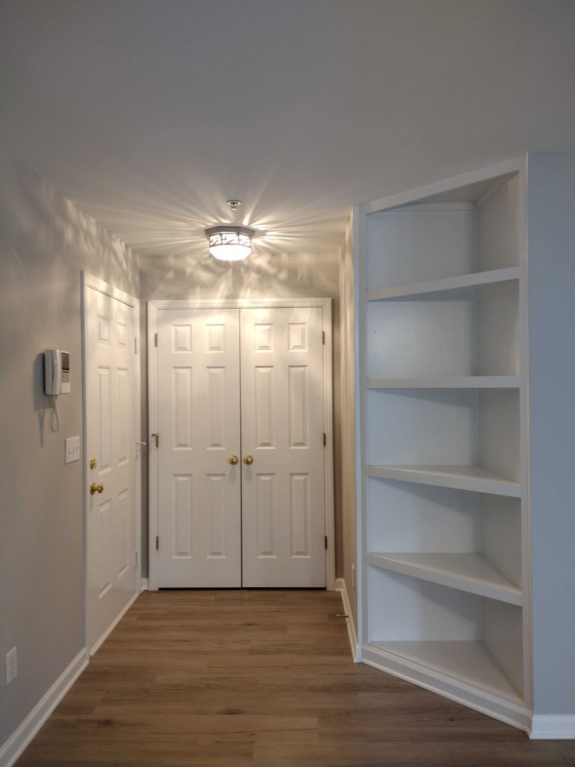 WINSTON SALEM House: 211 IVY GLEN CT
