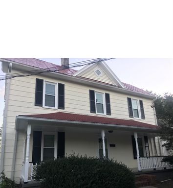 Coming Soon!!! Remodeled 3 bedroom, one bath home – photo 1
