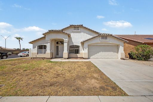 Comfort & Convenience Await: A 3 Bed, 2 Bath Corner-Lot Home in Avondale! – photo 1