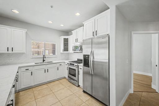 Resort-Style Living Awaits: A 2 Bed, 2 Bath Toscana at Desert Ridge Retreat! – photo 1