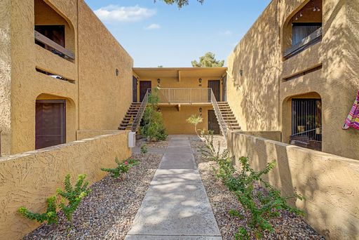 Beautiful 1 Bedroom 1 Bathroom Condo in Scottsdale Terrance! – photo 1