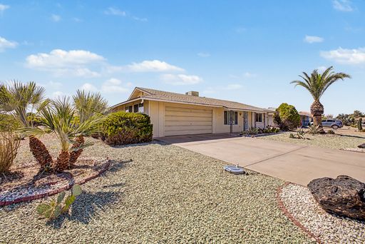 Spacious Vintage Charmer has 2 Bedrooms 2 Baths in 1335 square feet! – photo 1