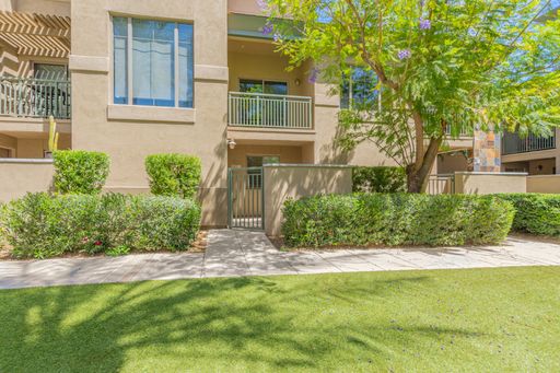 Uptown Phoenix Gem: Beautiful 3 Bed, 3.5 Bath Home with Poolside Living! – photo 1