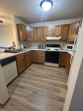 NEWLY FURNISHED 1bd/1br apartment in Senior (55+) Living Community in the heart of Waunakee!
