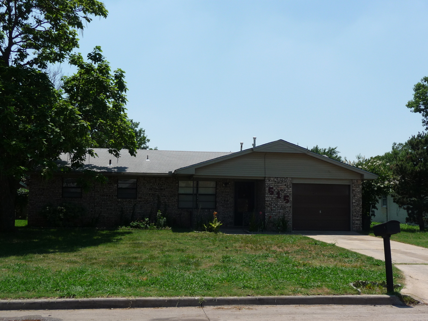 Lawton House: 515 SW 69th St.