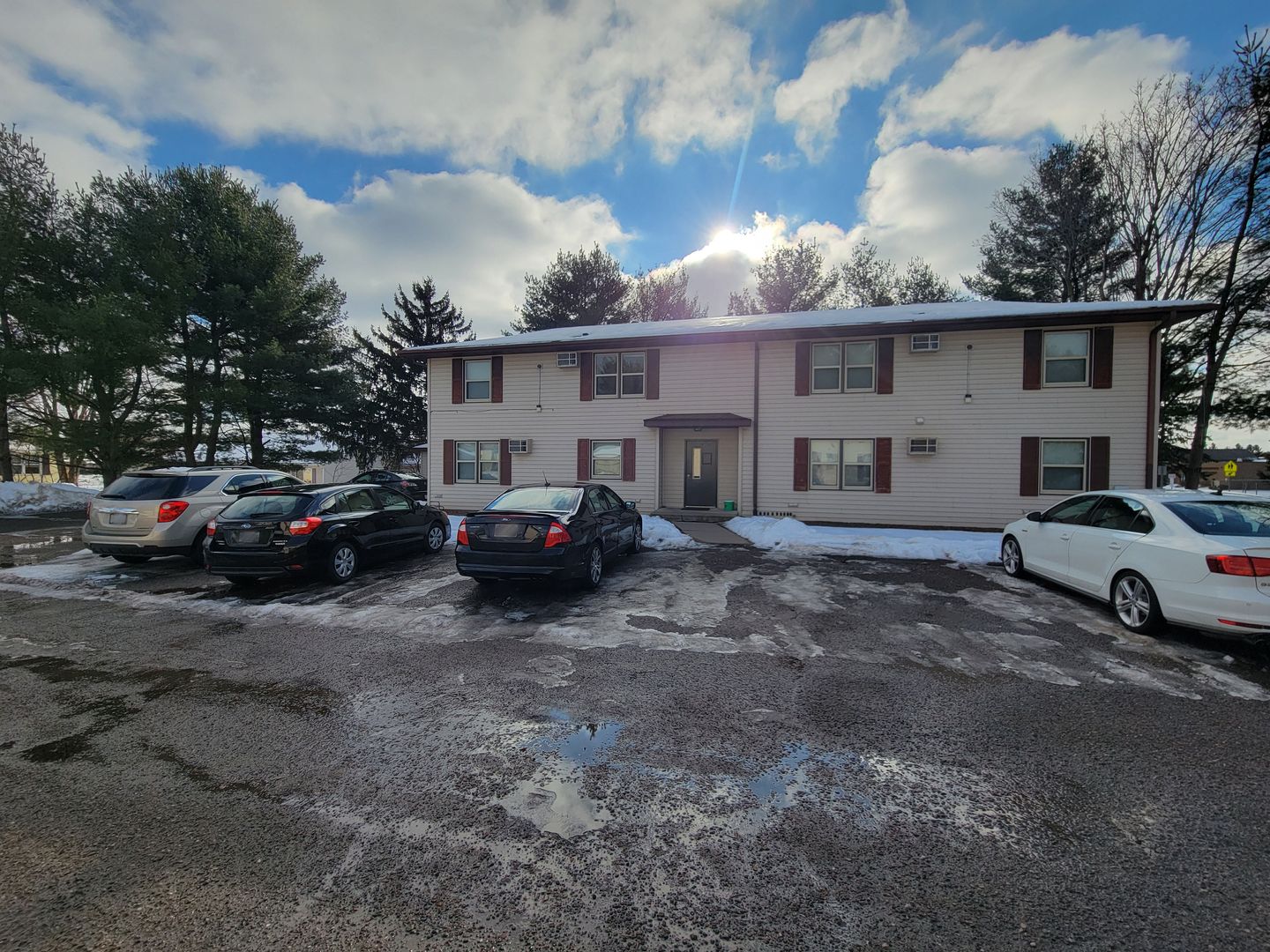 Eau Claire Apartment: 4607 Fairfax St