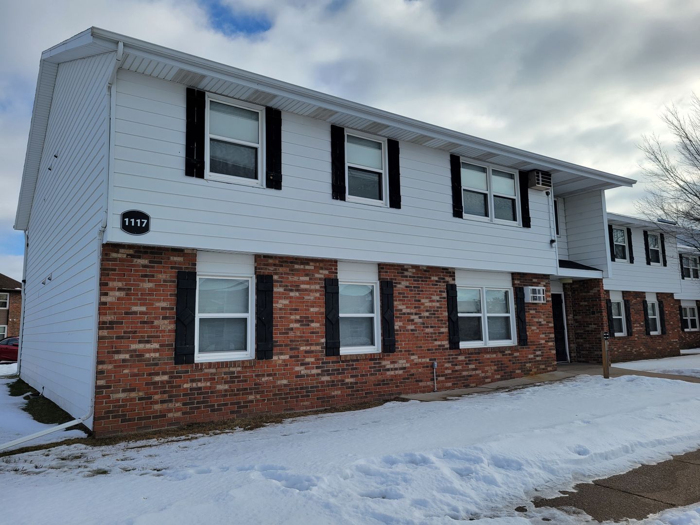 Eau Claire Apartment: 1117 Imperial Circle