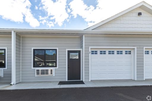 Brand New 2 Bedroom, 2 Bathroom End Unit Townhome with Attached Garage – New Richmond, WI ✨ FREE Applications!