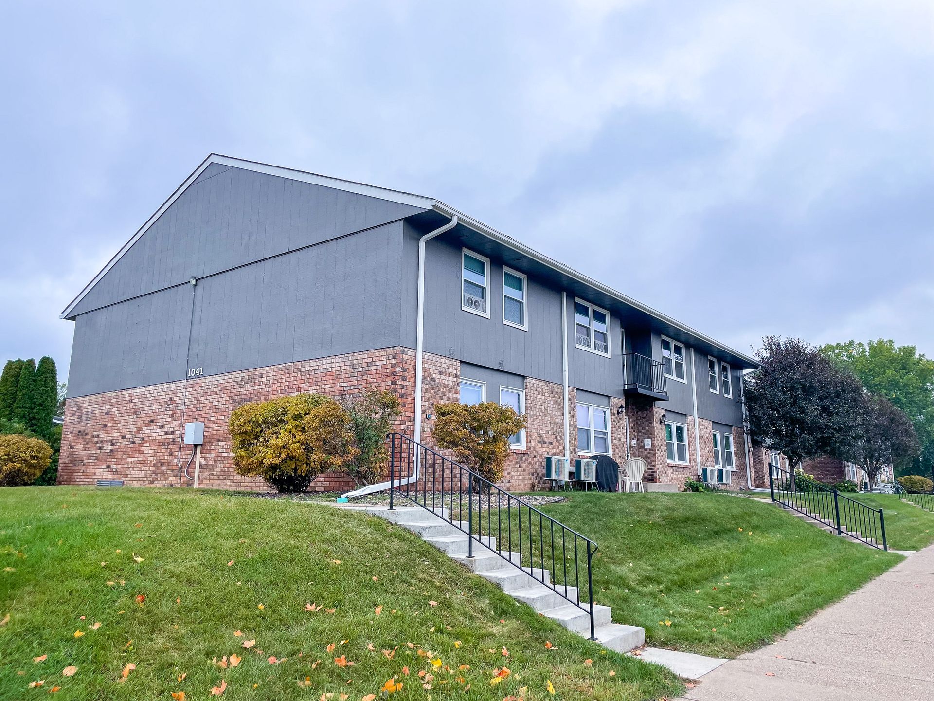 River Falls Apartment: 1041 State Street