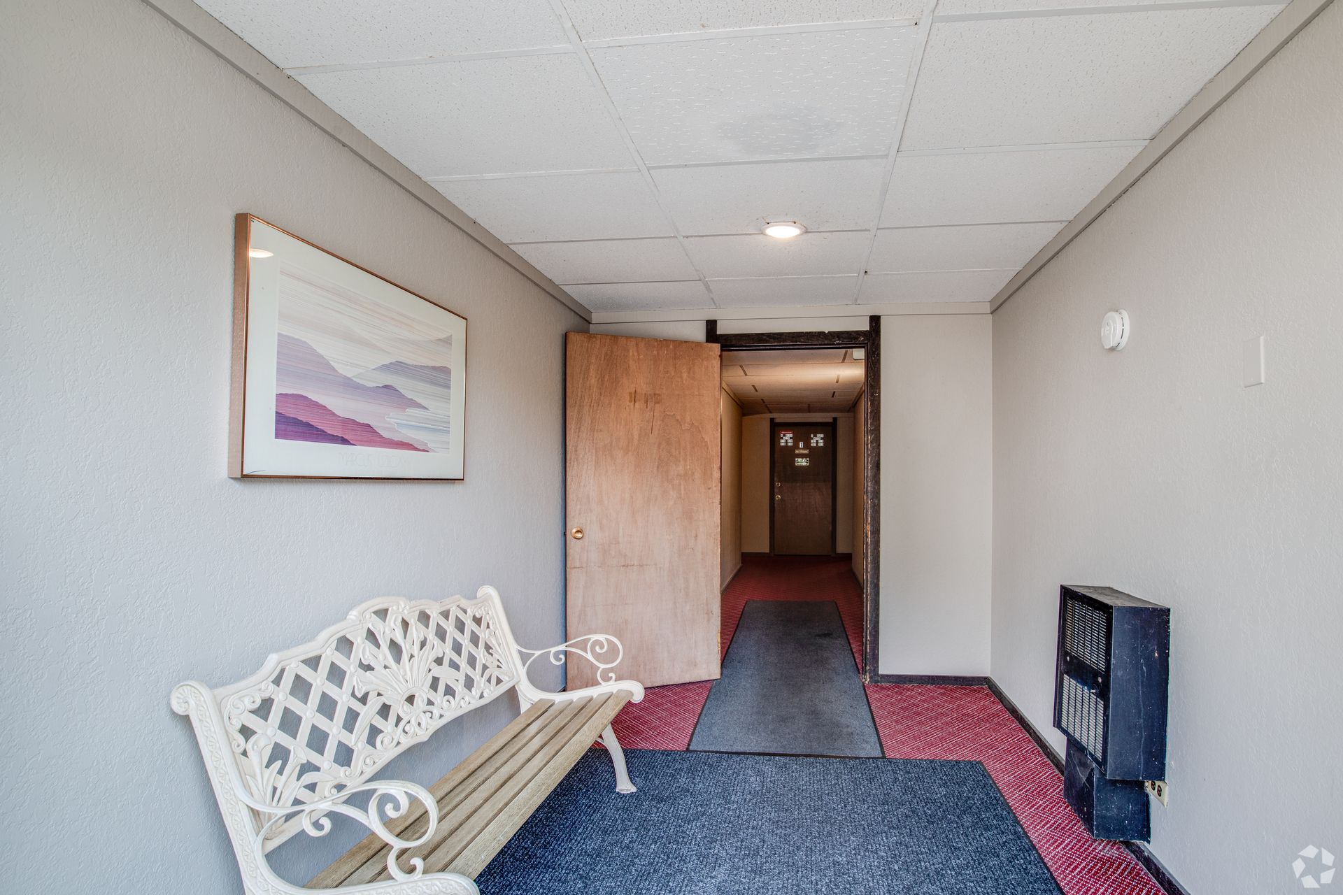 Hudson Apartment: 77 Coulee Rd