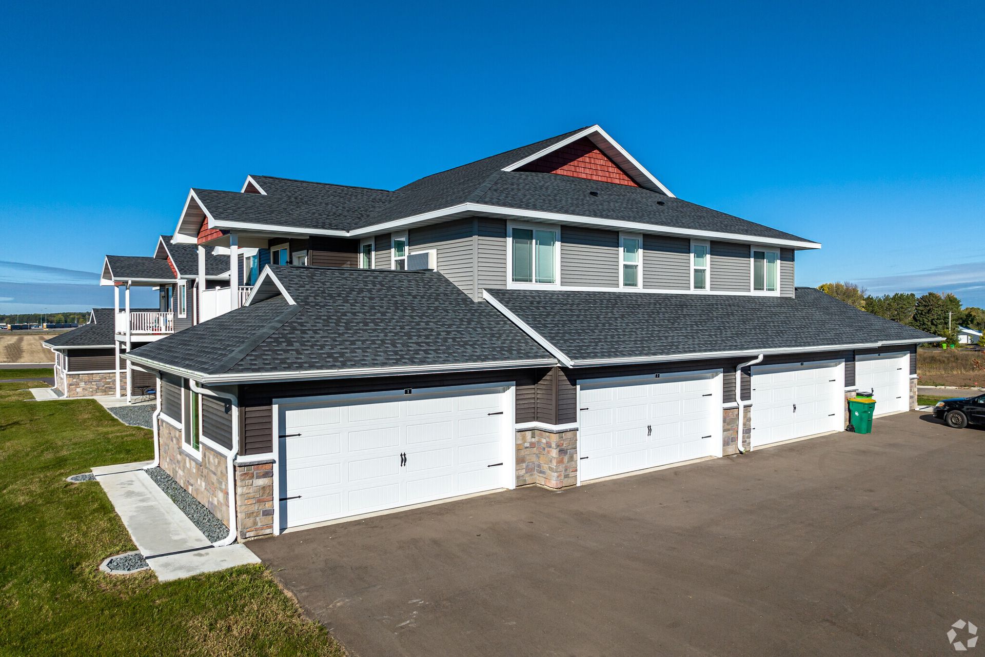 New Richmond Apartment: 1960 W. 5th St