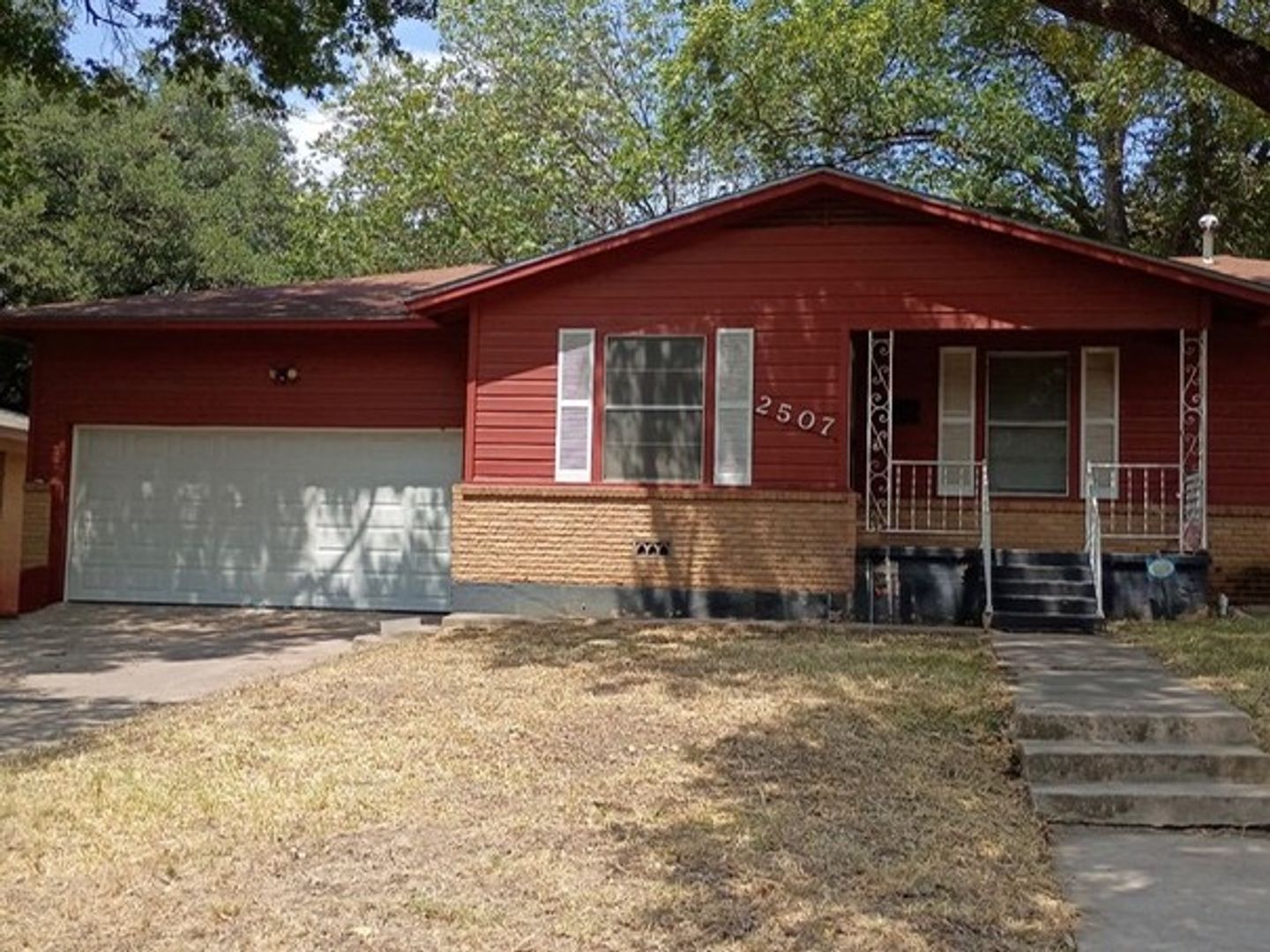 Gatesville House: 2507 Mears Dr