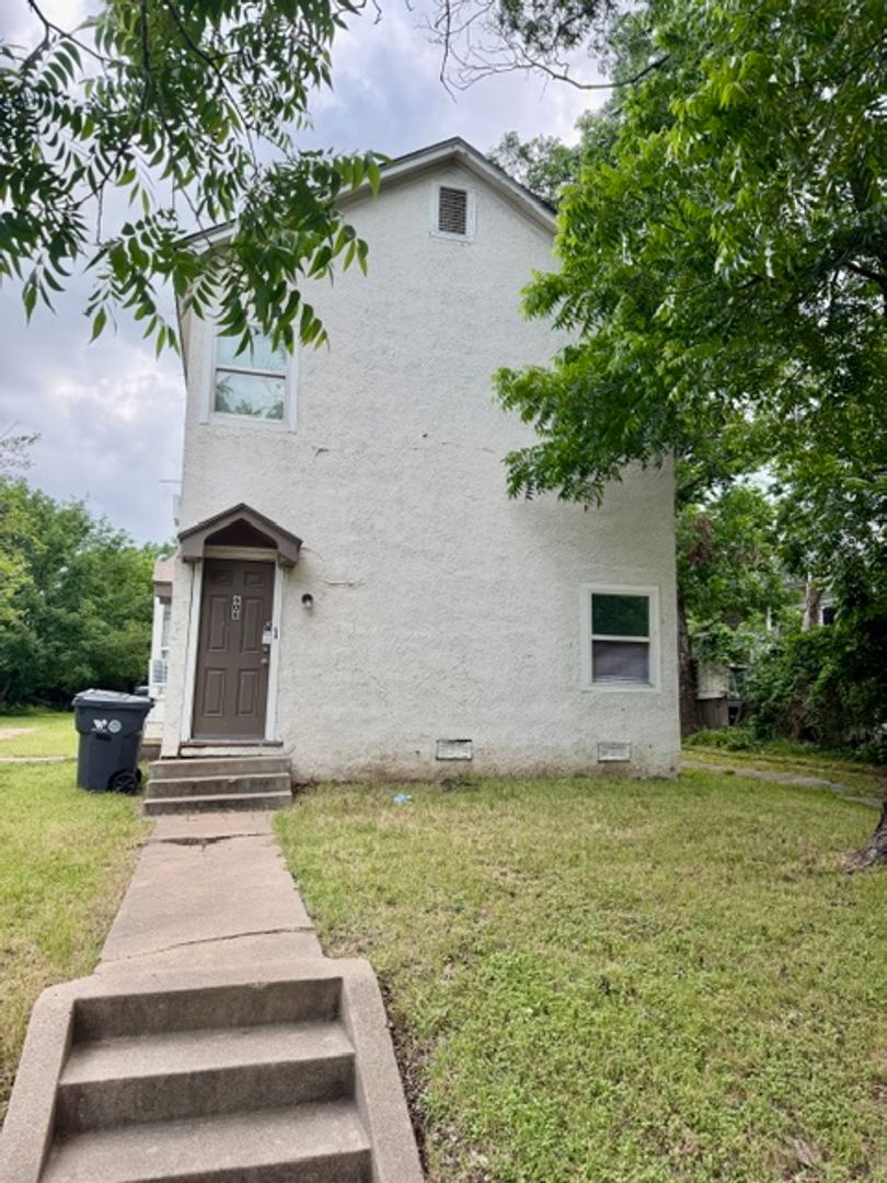 Waco Apartment: 606 N. 16th