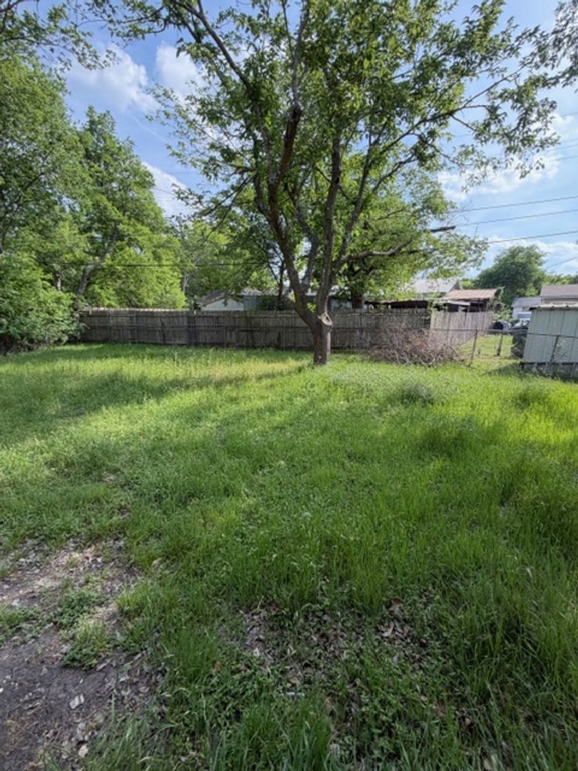 Waco House: 1913 Jeran Dr