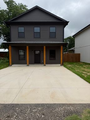 307 Live Oak Valley Mills, TX 76689