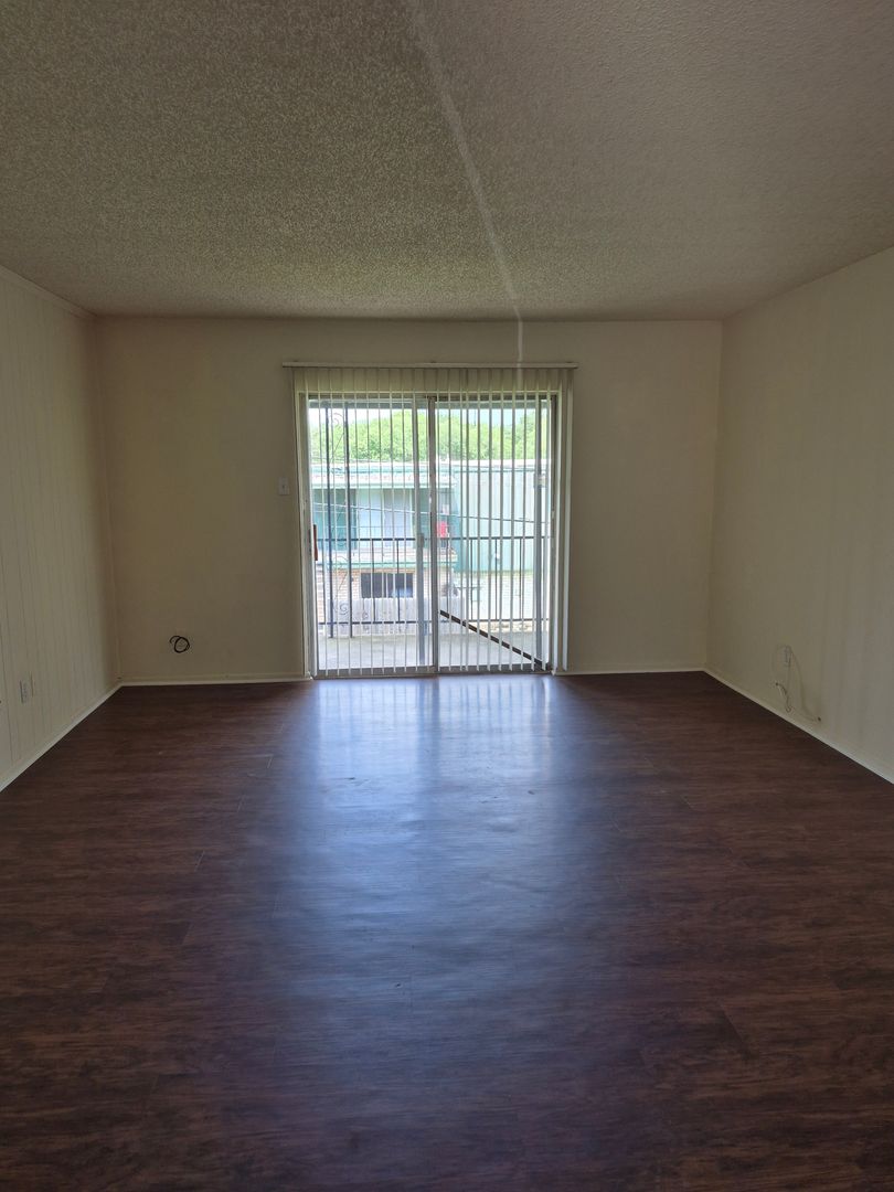 Woodway Apartment: 8289 Shadow Wood Dr