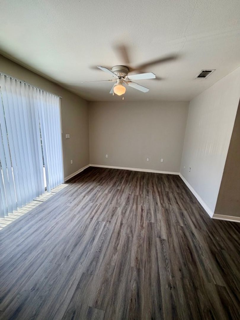 Waco Apartment: Burkhardt 1500 Lake Shore Dr.