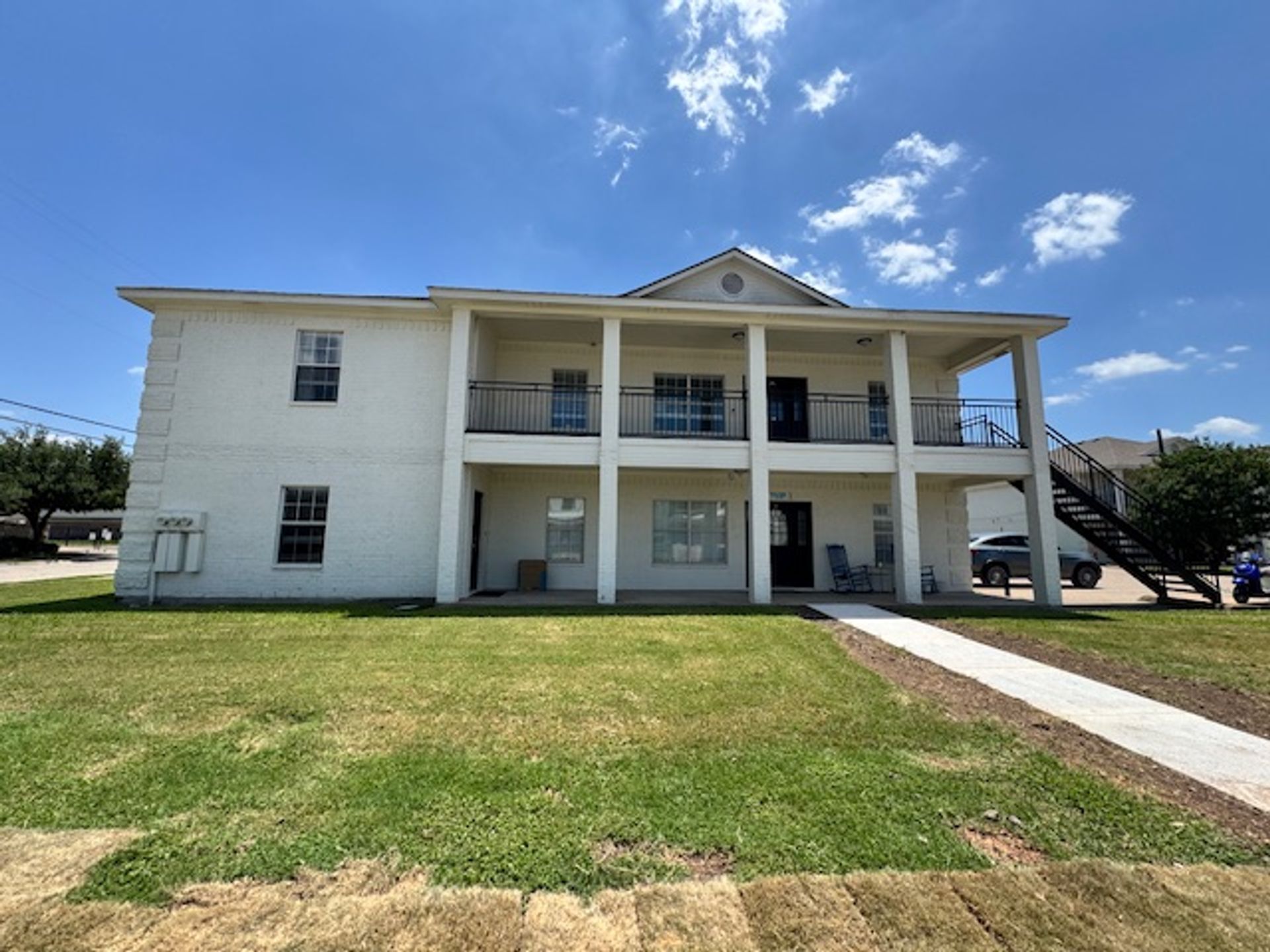 Waco Multiplex: 1500, 1504, 1506 James Ave