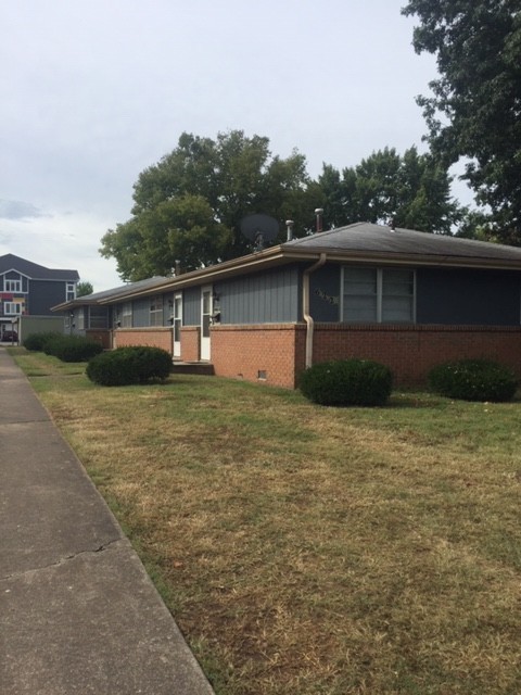 Springfield Apartment: 622 E. Harrison