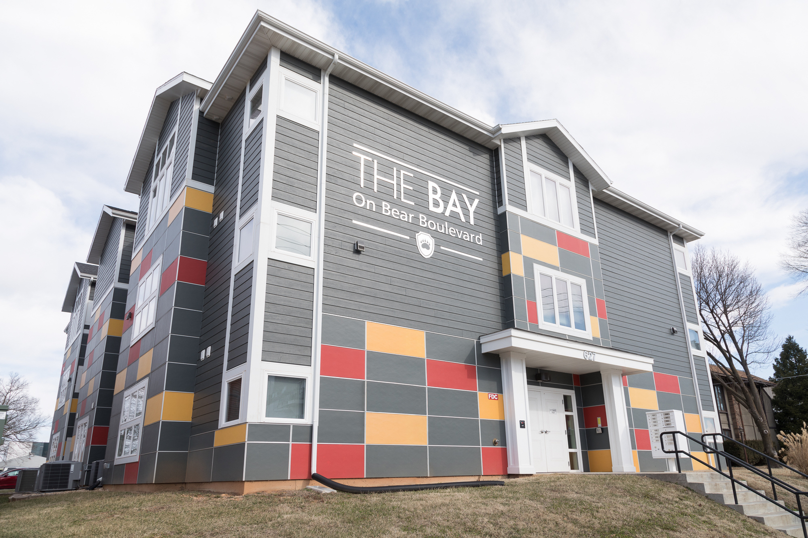 Springfield Apartment: 627 E. Bear Blvd