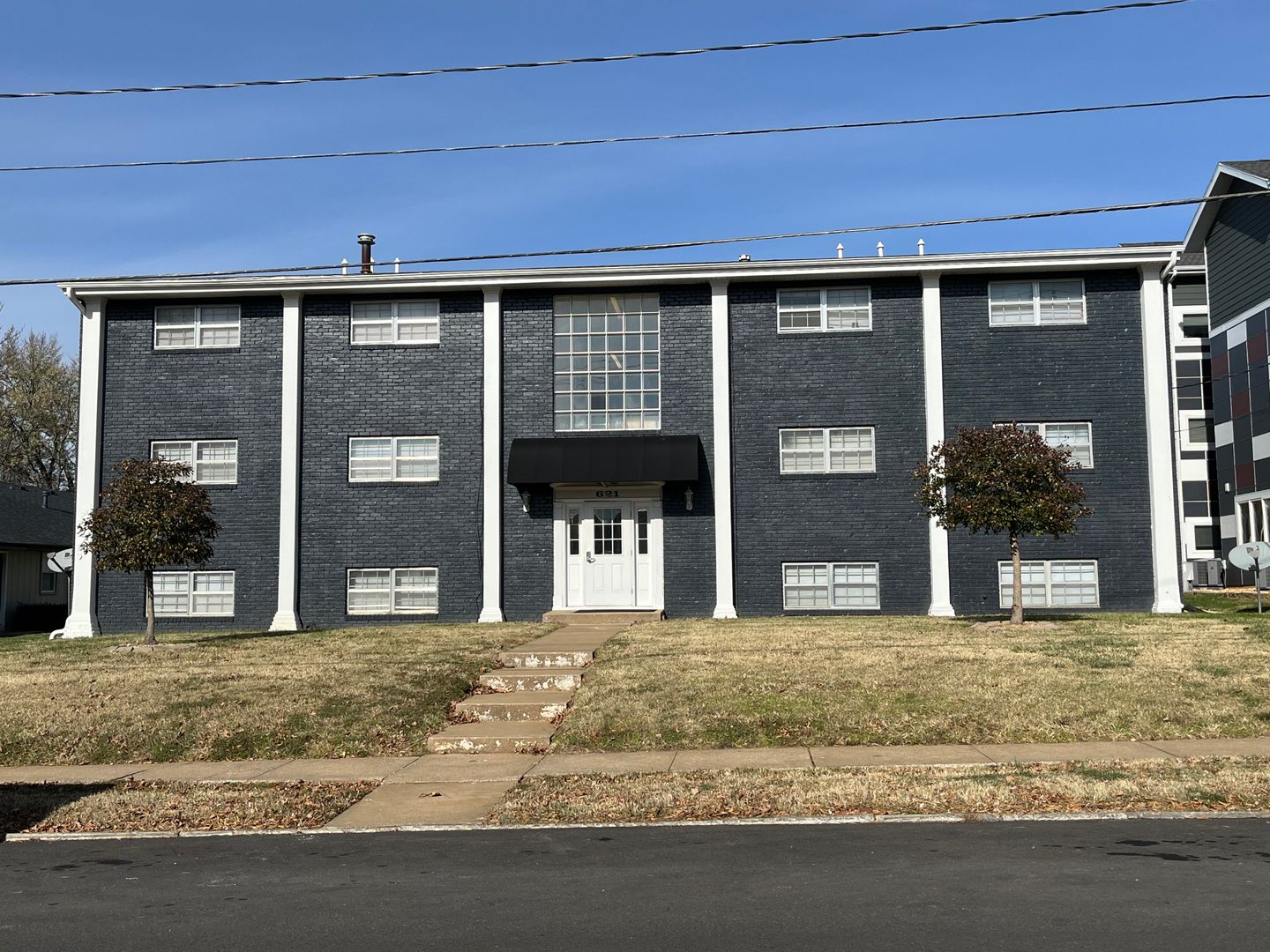 Springfield Apartment: 621 E. Bear Blvd