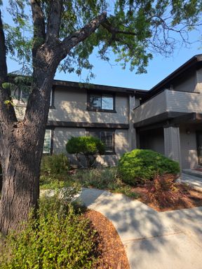 Two Level Condo in Hamilton