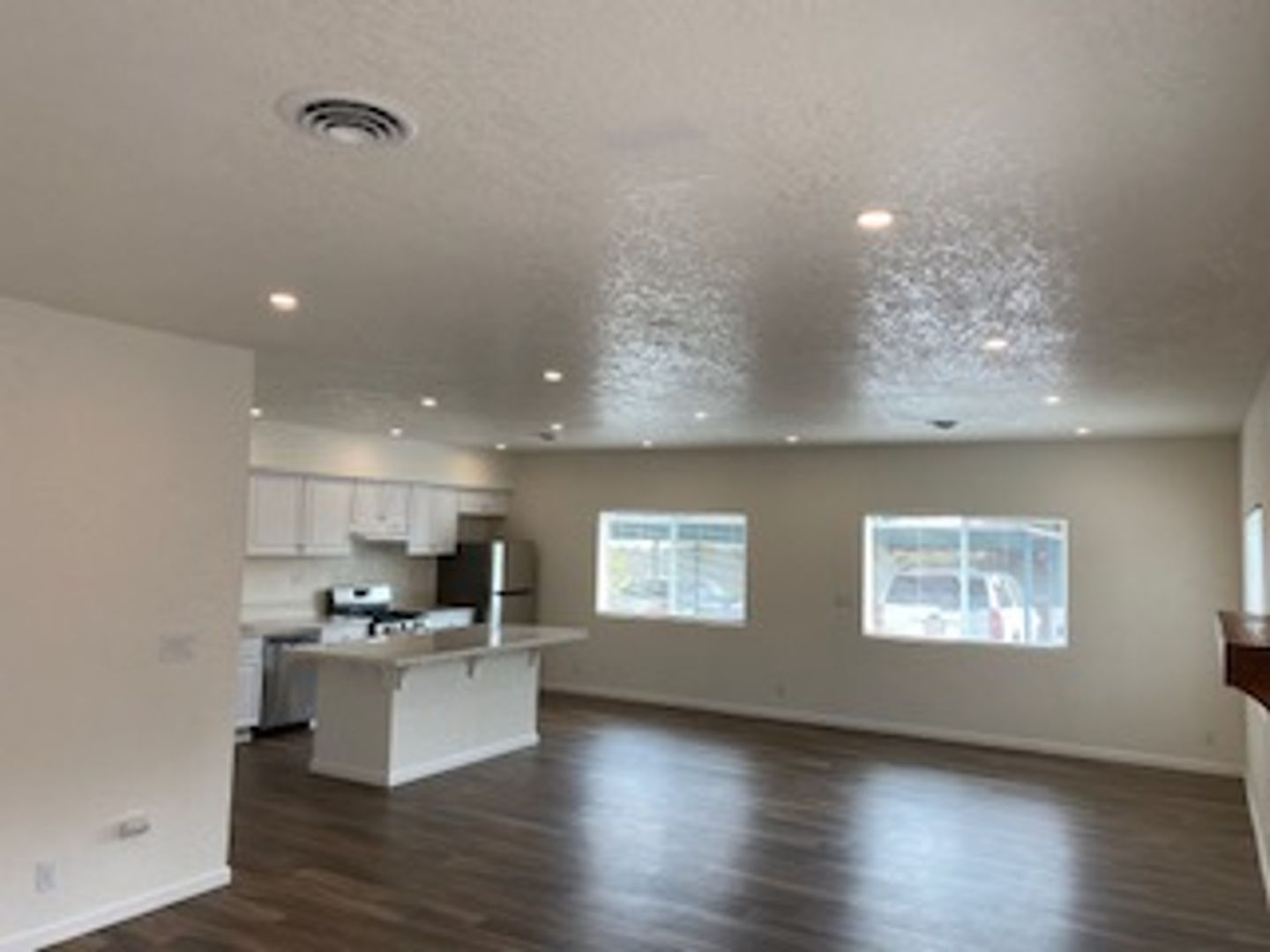 Marina Apartment: 3306 Del Monte Blvd.