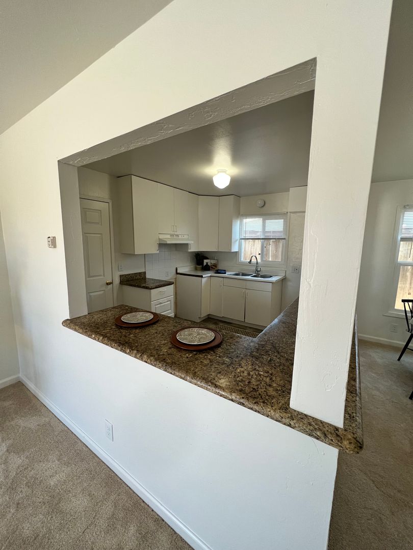 Seaside House: 1560 LaSalle Avenue
