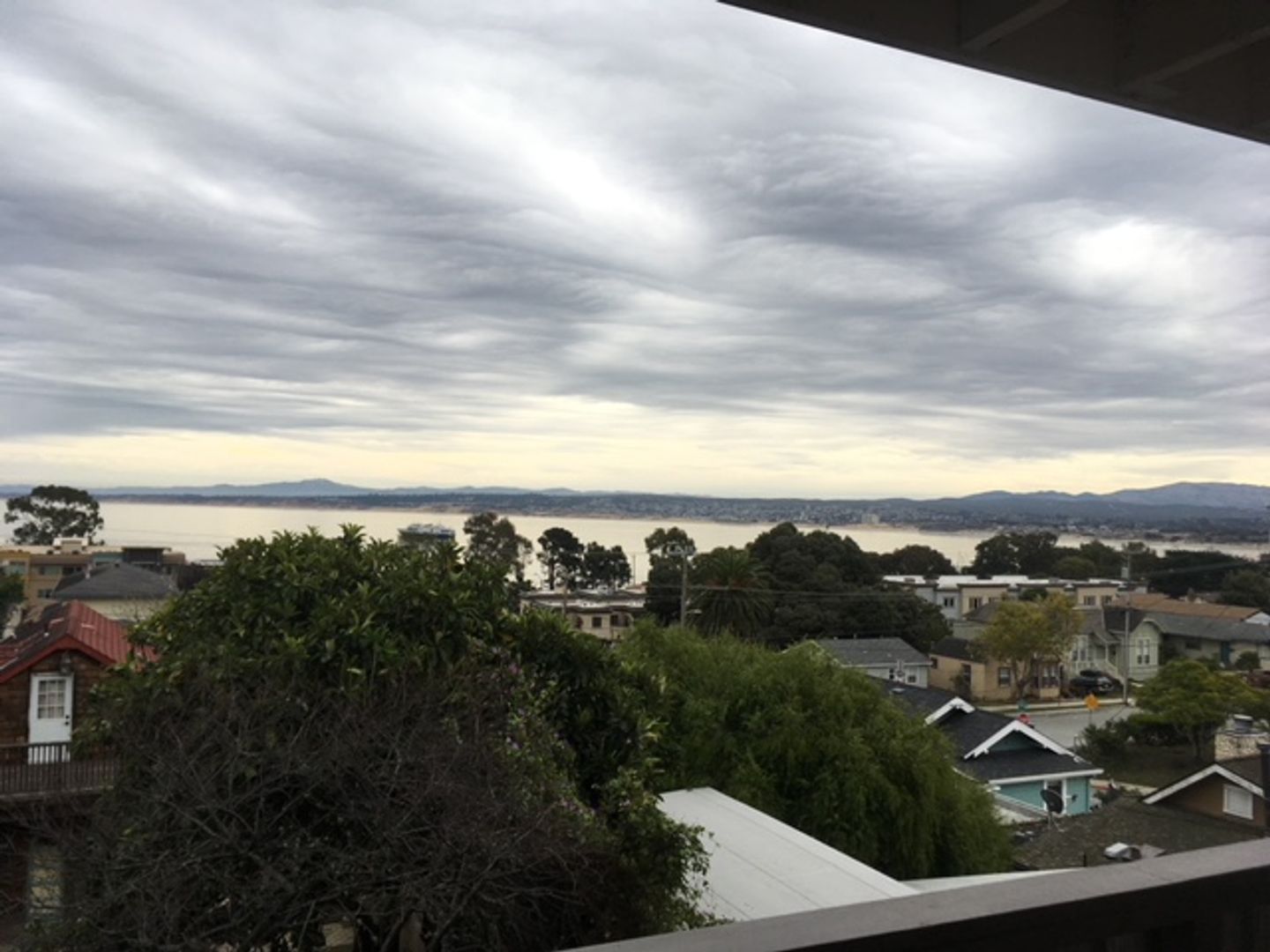 Monterey Apartment: 222 Laine Street
