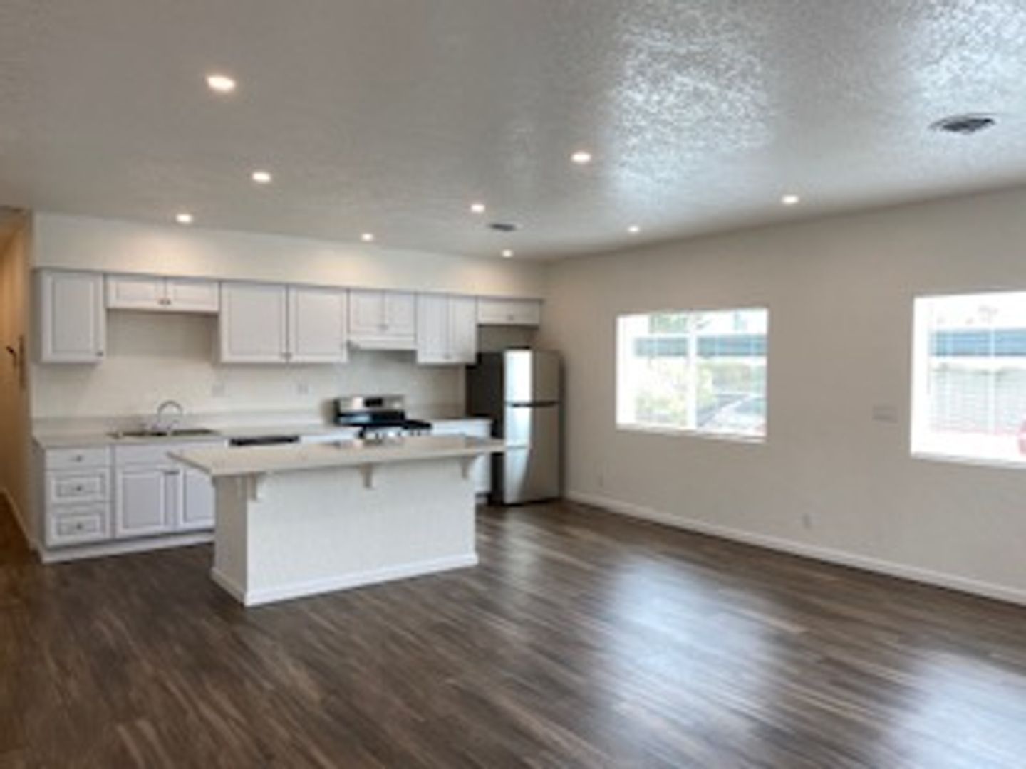 Marina Apartment: 3306 Del Monte Blvd.