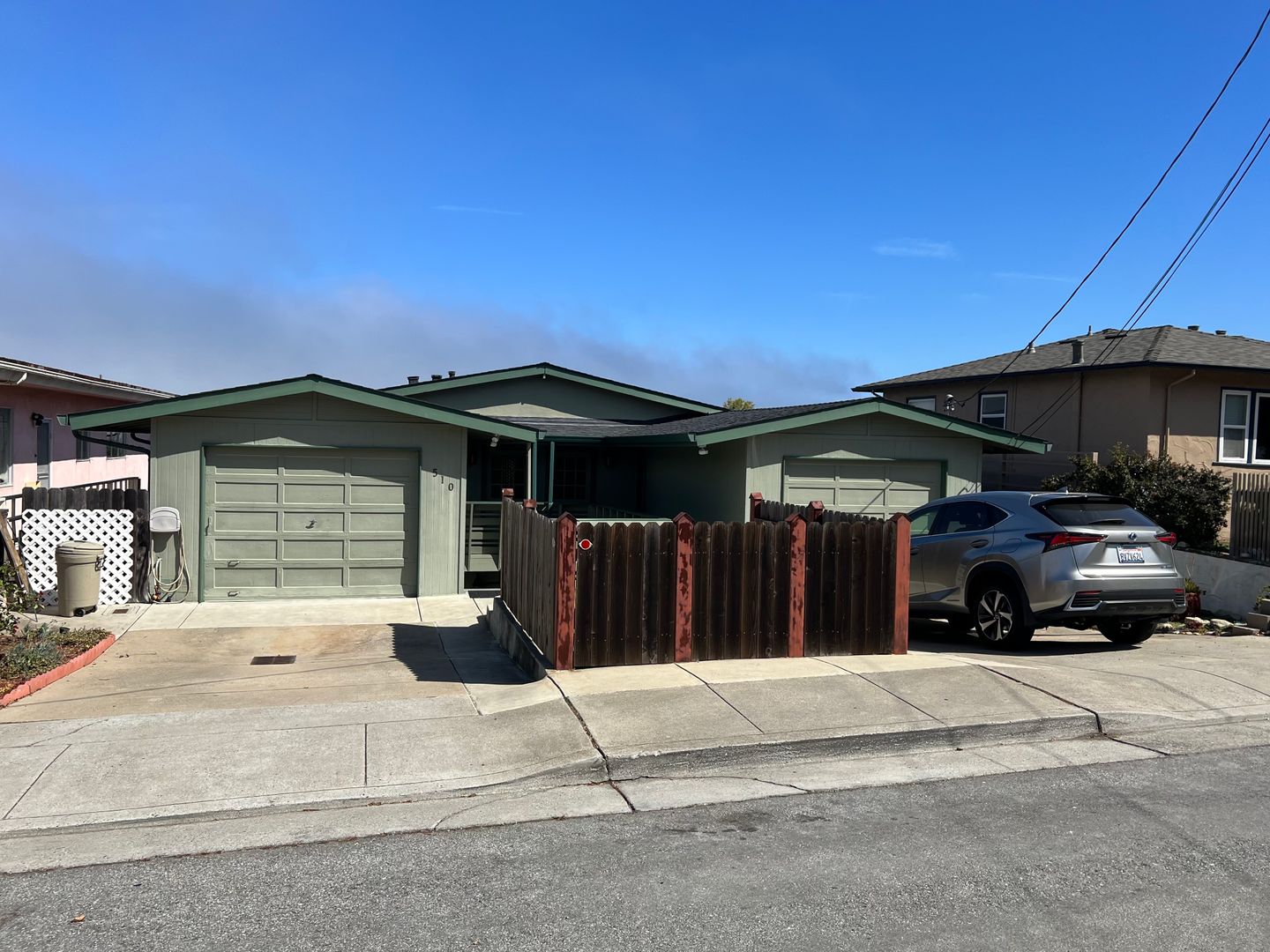 Monterey Apartment: 510 Laine Street