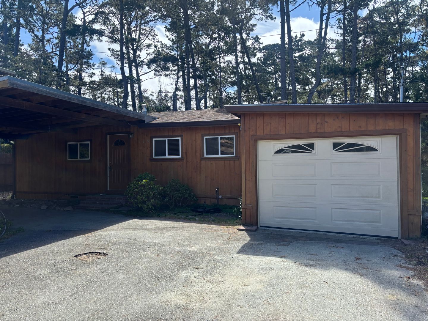 Pacific Grove Apartment: 1029 Austin - Back