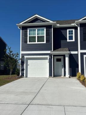 Brand new townhome in Leland! – photo 1